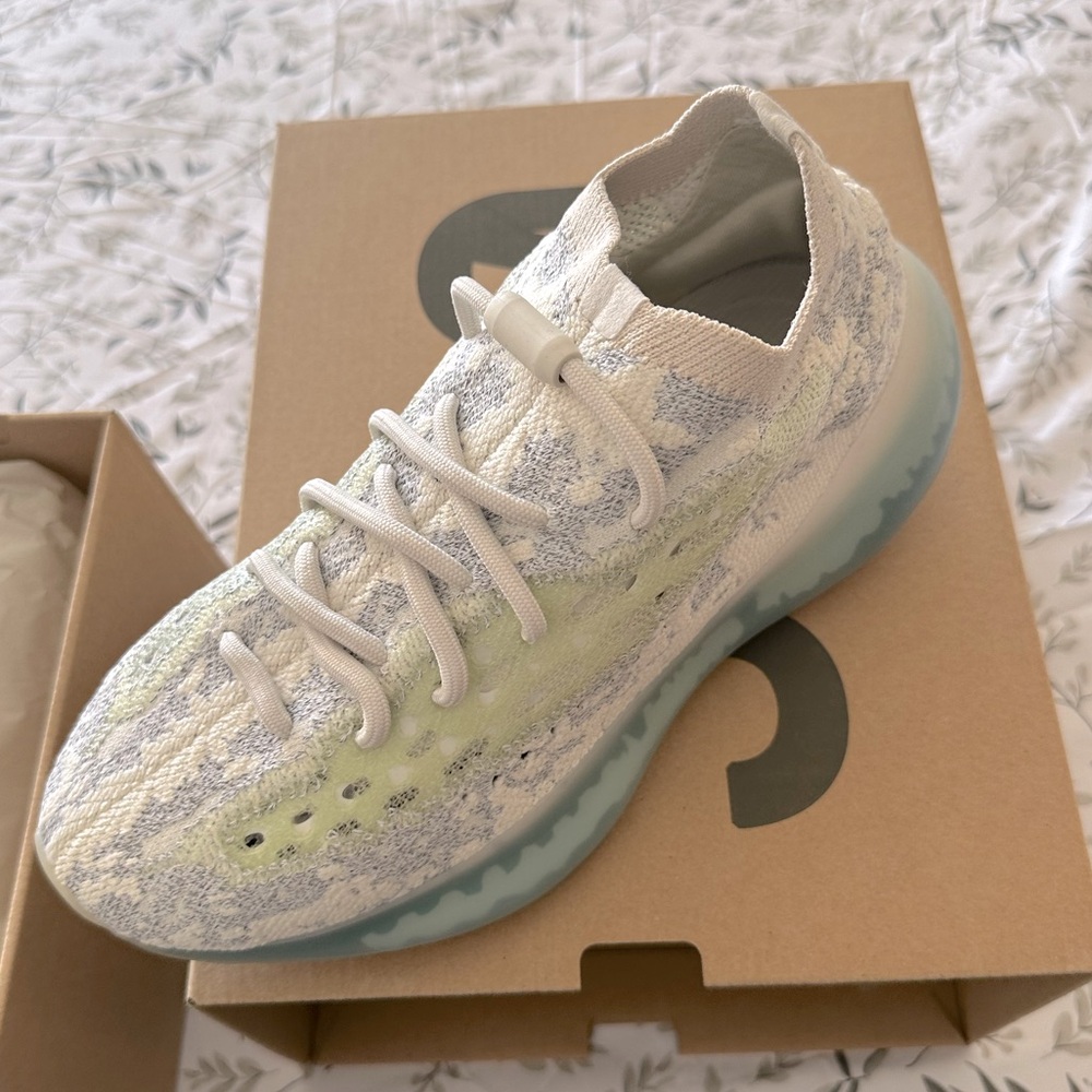 YEEZY BOOST 380 GW0304 ALIBLU